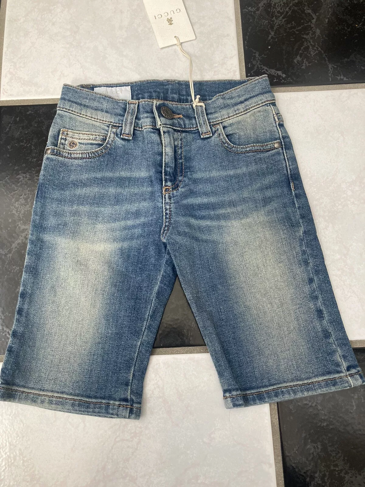 Neuf avec étiquettes 100 % authentique pierre pour enfants Gucci lavée denim extensible Bermudes