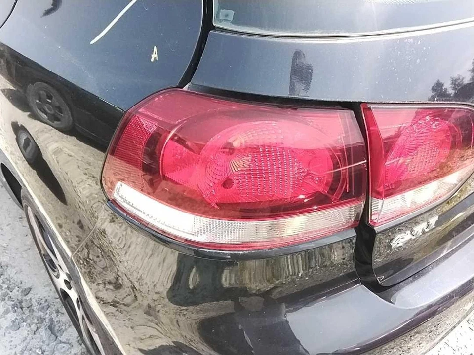 Used Left Outer Tail Light Assembly fits: 2011 Volkswagen Golf gti exc. City Htb Foto 2 de 4