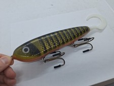 10" Hot Tails Jaw Jacker Squirrelly Natural Sucker Glidebait Jerkbait Musky Lure