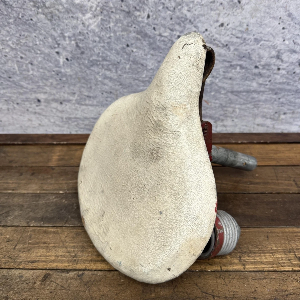 Selle vintage marron pour vieille mobylette Peugeot cylomoteur mob