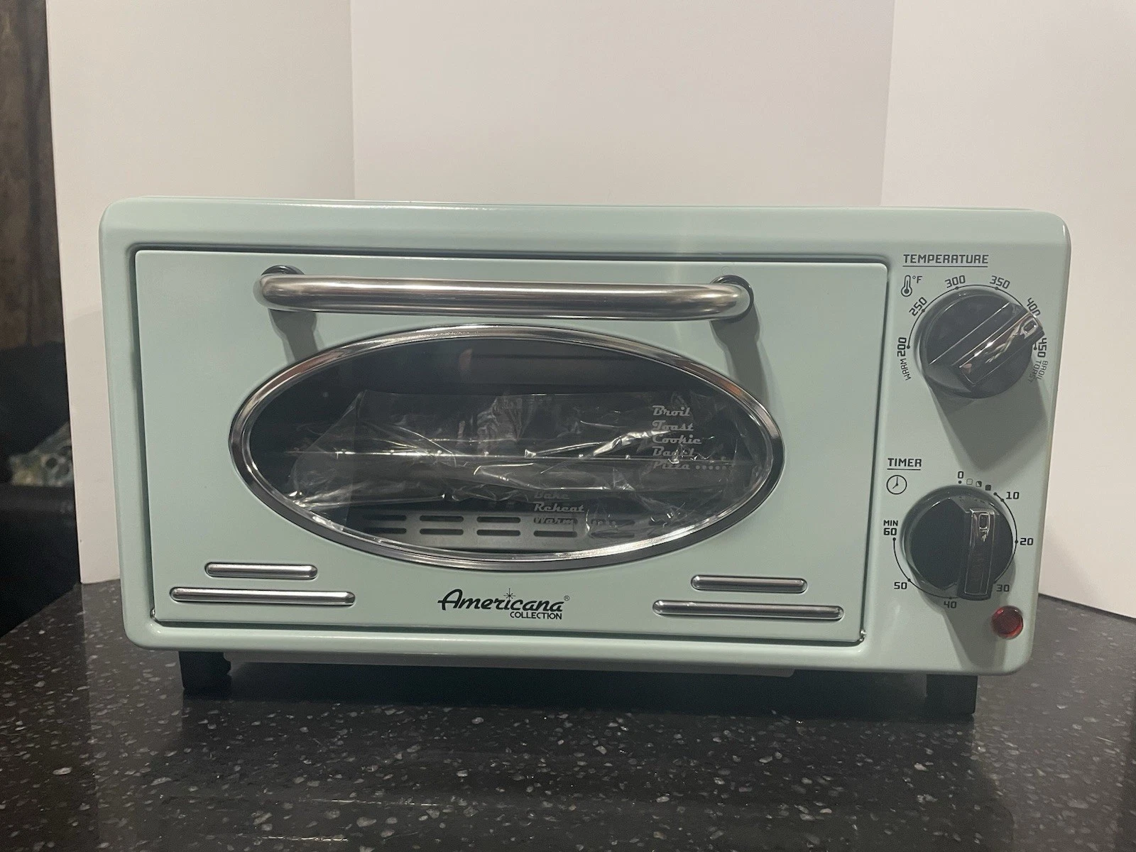 Americana Collection ETO147M Diner 50’s Retro Countertop Toaster Oven
Opens in a new window or tab