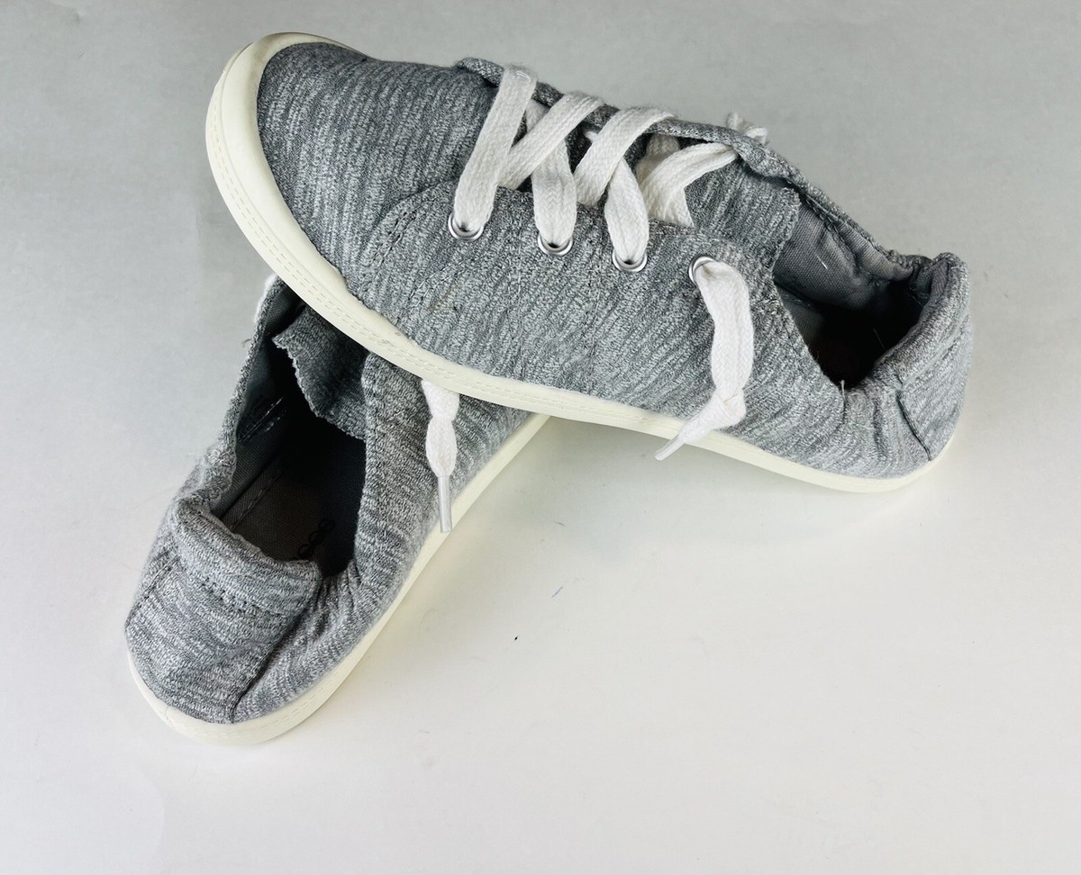 Maurices Women’s Classic Mariah Low Top Slip On Grey Walking Shoes Size