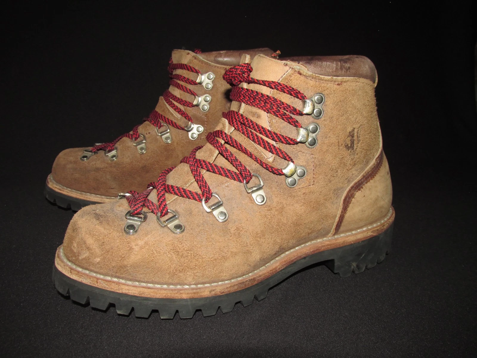 Vasque Suede Leather Mountaineering Boots Men's US 8C-(Narrow) Made in USA