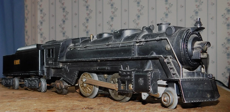 MARX 2-4-2 Cylinder Smoke Loco ~ ERIE Railway ~ Double-Reduction Rd# 666 O-27 - Image 3 of 4