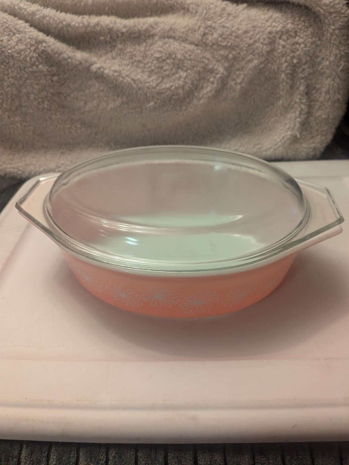 Vintage Pyrex Pink Daisy 2 1/2 Qt Casserole With Lid. Rare