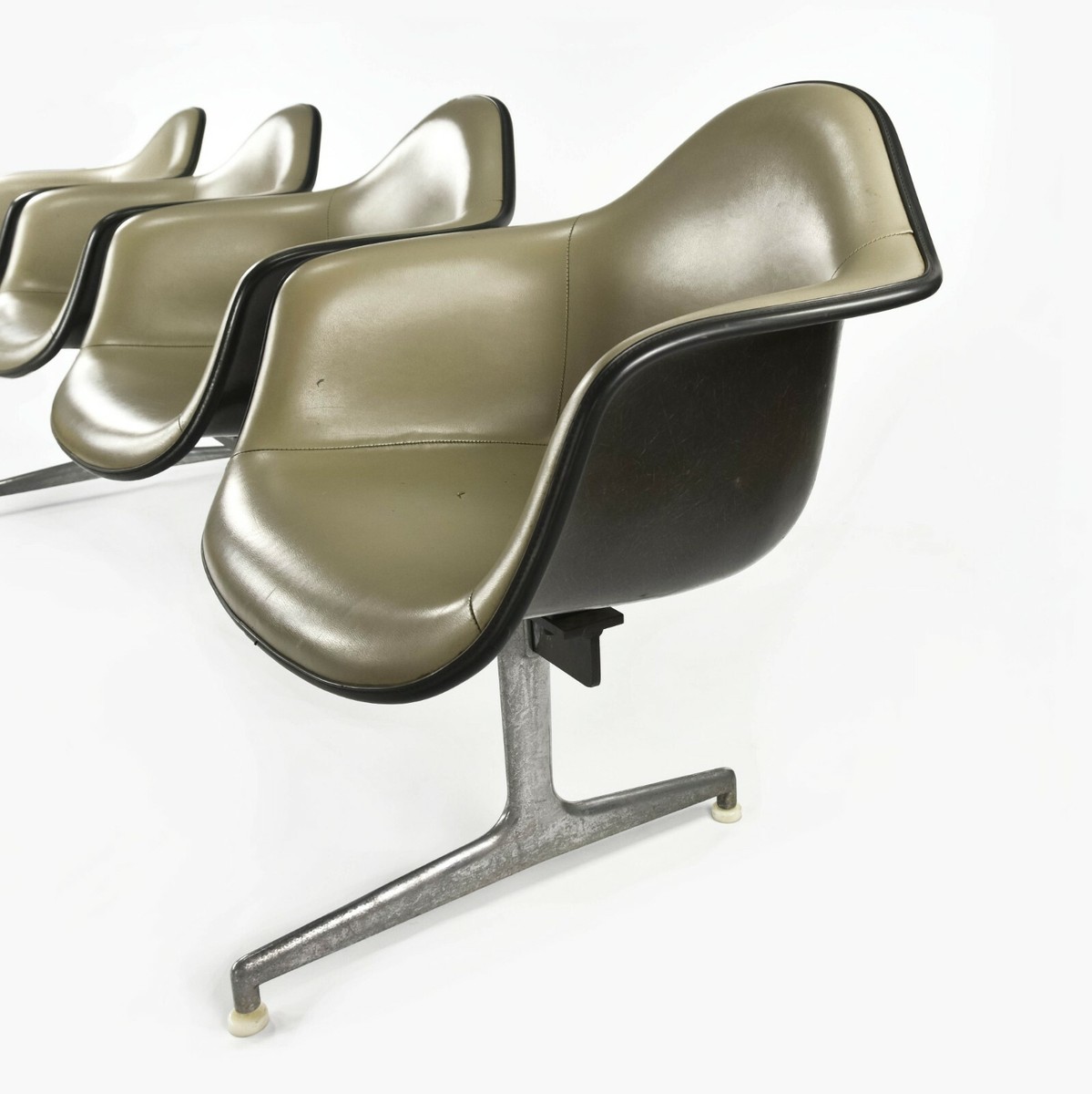 く*お様 Herman Miller Eames Shell Chair イーム Charles and Ray Eames for Herman Miller Mid Century Wheeled