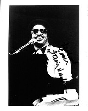 STEVIE WONDER Signed Autographed 8x10 Photo w/ JSA LOA #BB07429