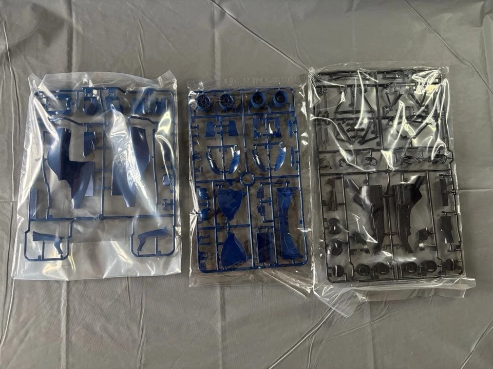 Tamiya 1/20 Red Bull Racing Renault RB6 Formula One F1 Unassembled Kit USED - Image 4 of 4