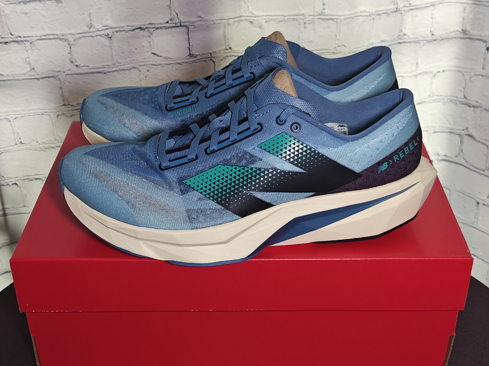 SAOLA New Balance FuelCell Rebel V4 'Heron Blue' (MFCXCH4) Taglia 12 5 Uomo