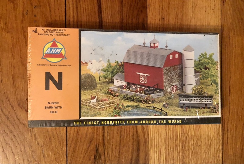 Vintage AHM N-5893 N Scale Barn With Silo Building Kit Collectible Models NIB