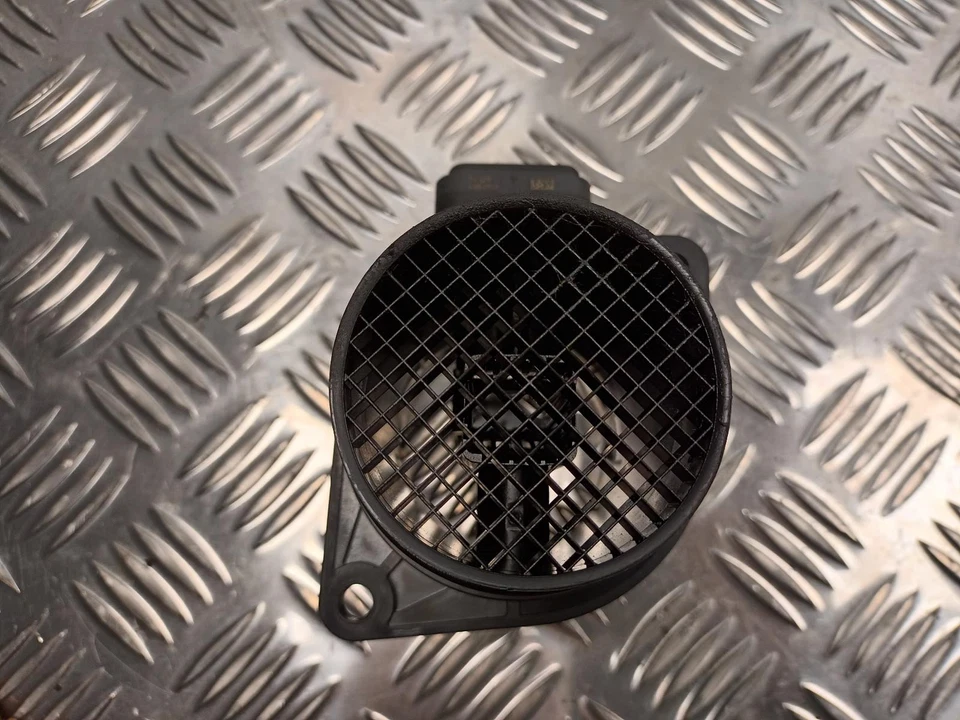 Audi A1 Mk1 10-18 1.6 Diesel Air Flow Meter MAF AFM 03L906461   506286 - Image 4 of 4