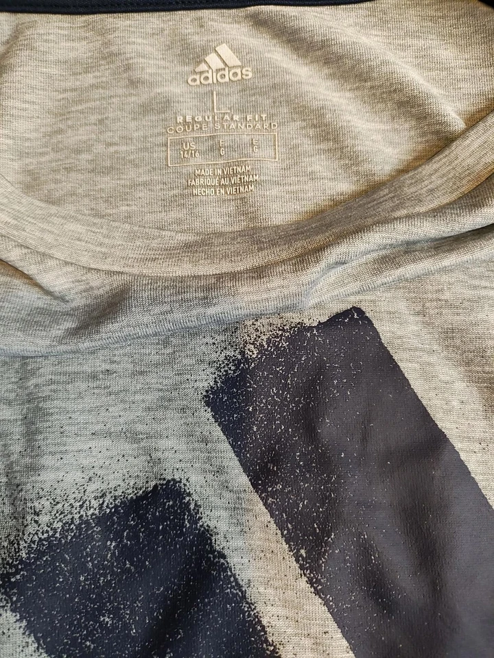 Camiseta Adidas para niños gris con logotipo talla 14/16 Foto 3 de 4