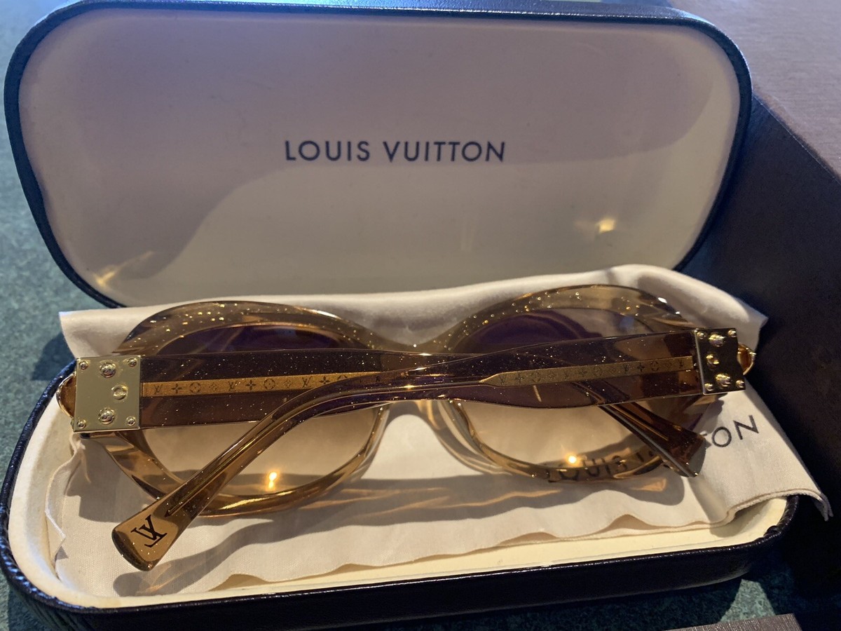 Authentic Louis Vuitton Gold Glitter Soupcon Sunglasses  display picture 1