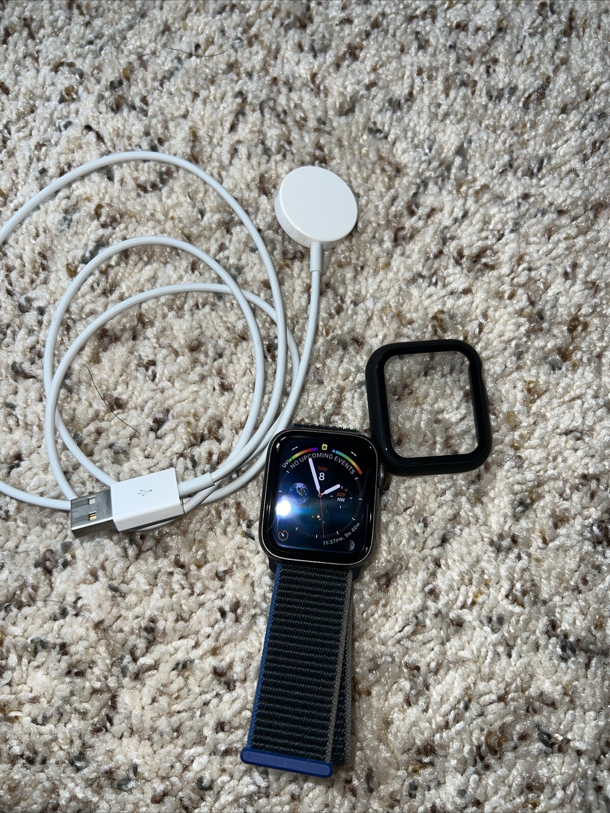 Apple Watch SE 40mm GPS Midnight w/ S/M MYEE2LL/A-image