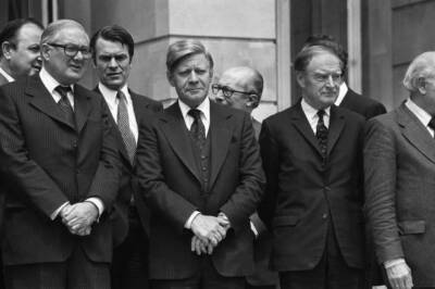 PRIME MINISTER JAMES CALLAGHAN IS JOINED BY EUROPEAN LEADERS O- 1977 Old Photo
