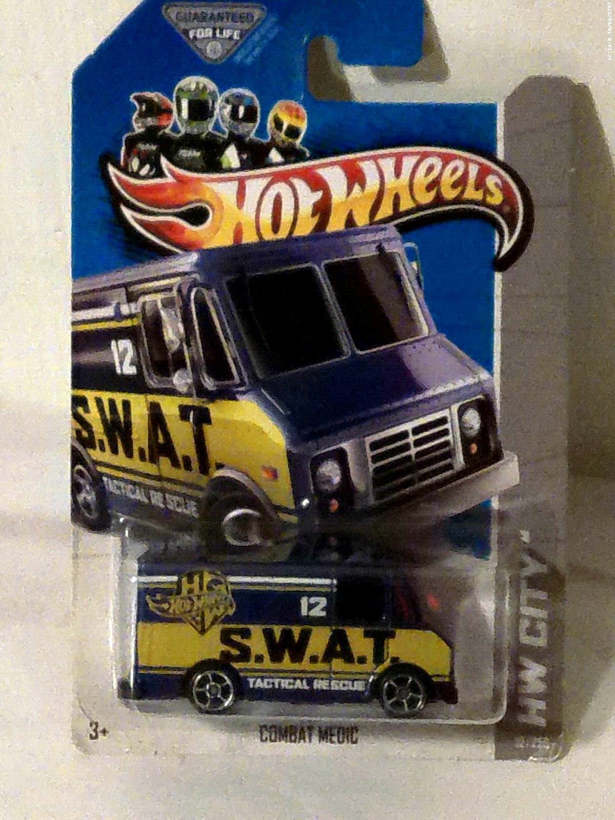 Hot Wheels 2013  Treasure Hunt  Combat Medic  HW City  1:64 scale