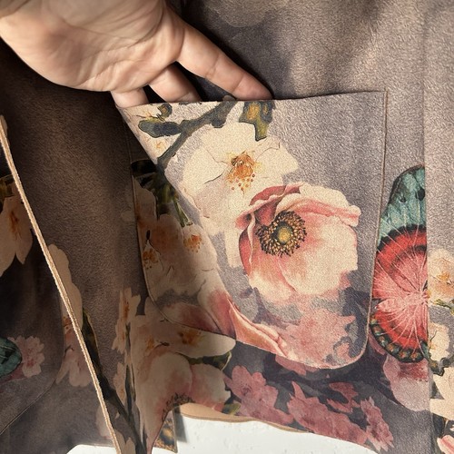 Chaqueta Blazer Soft Surroundings Imitación Gamuza Talla M Suave Floral Estampado Mariposa - Imagen 4 de 9