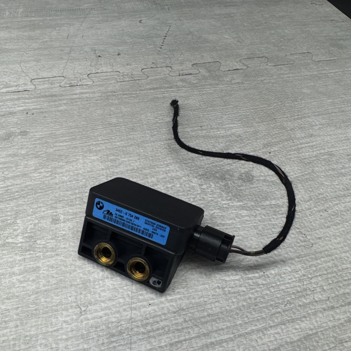 1999-2001 BMW E46 Yaw Rate Speed Sensor 34526754289 Blue