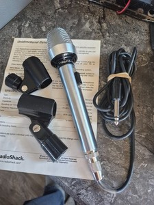 Realistic 33-922a dynamic microphone