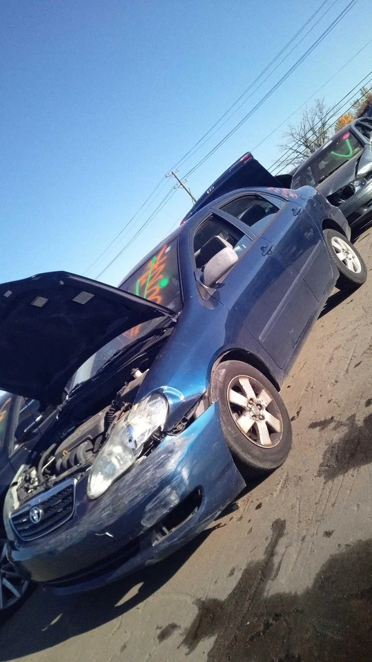 Guardabarros delantero derecho usado se adapta a: Toyota Corolla R. 2005 sin efectos de suelo Front Ri Foto 3 de 4