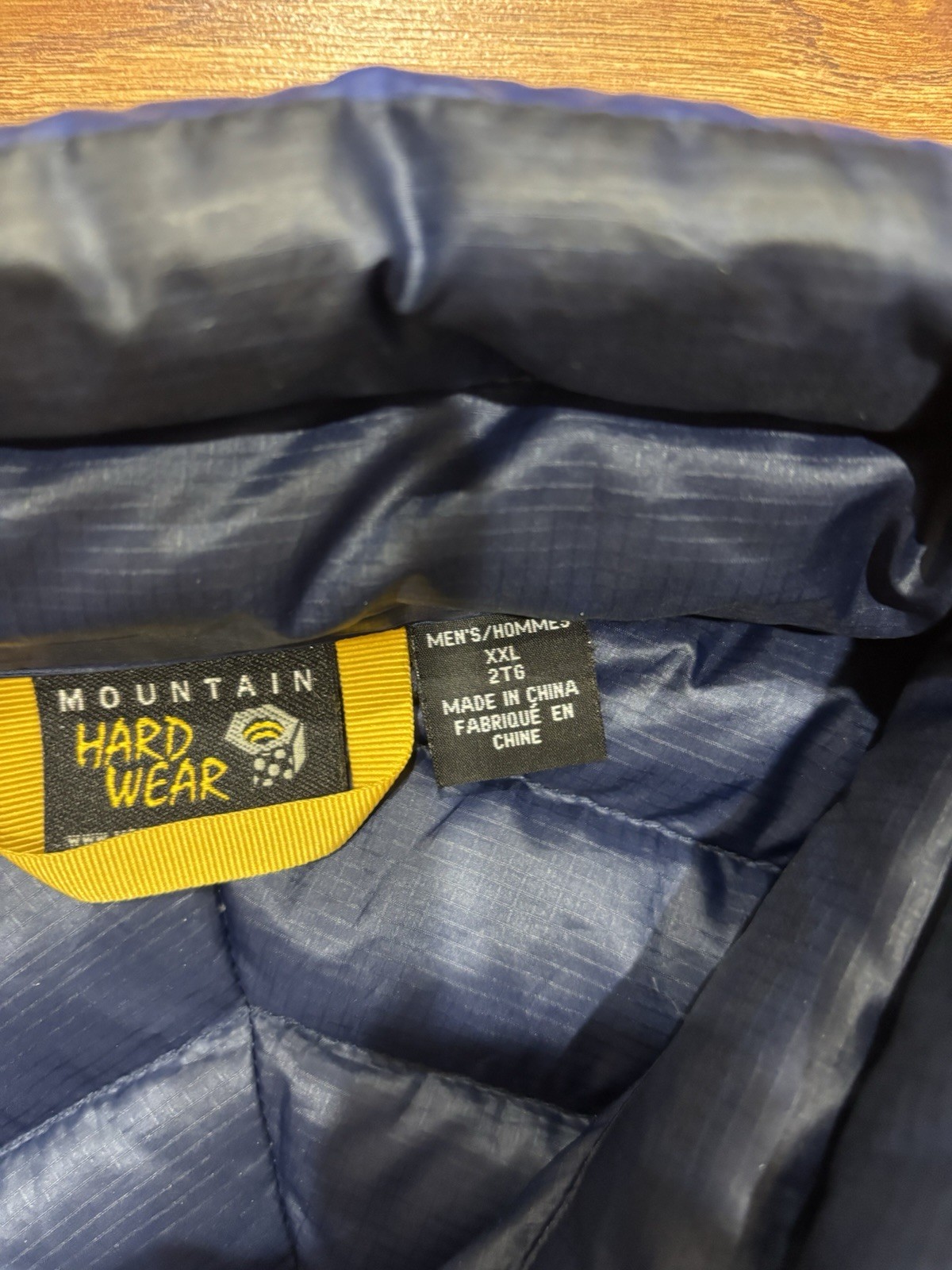 Mountain Hardware Puffer Jacket, packable with ca… - image 5