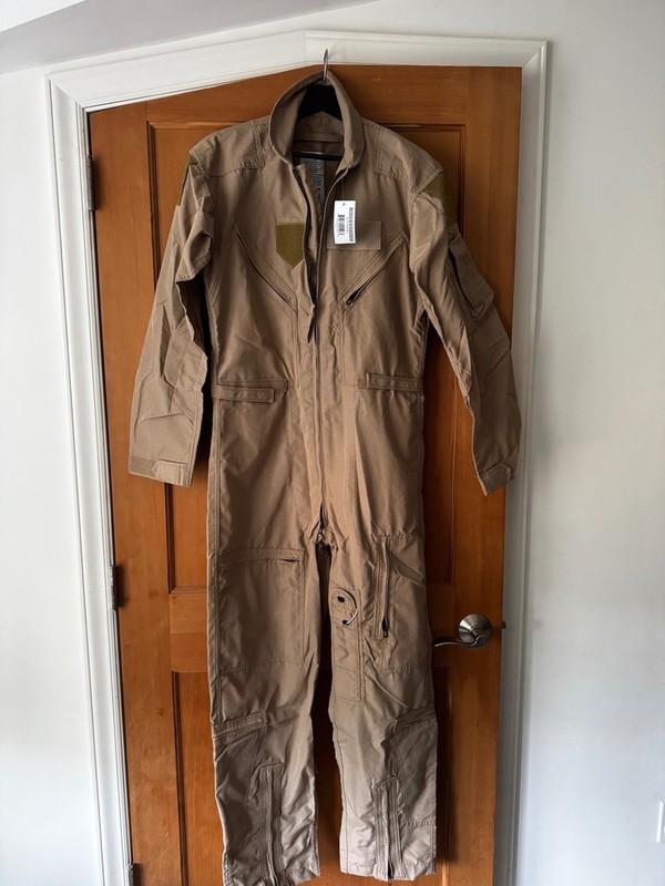 Carter Industries Military Desert Tan Flight Suit CWU-27/P NOMEX size 38R NEW
