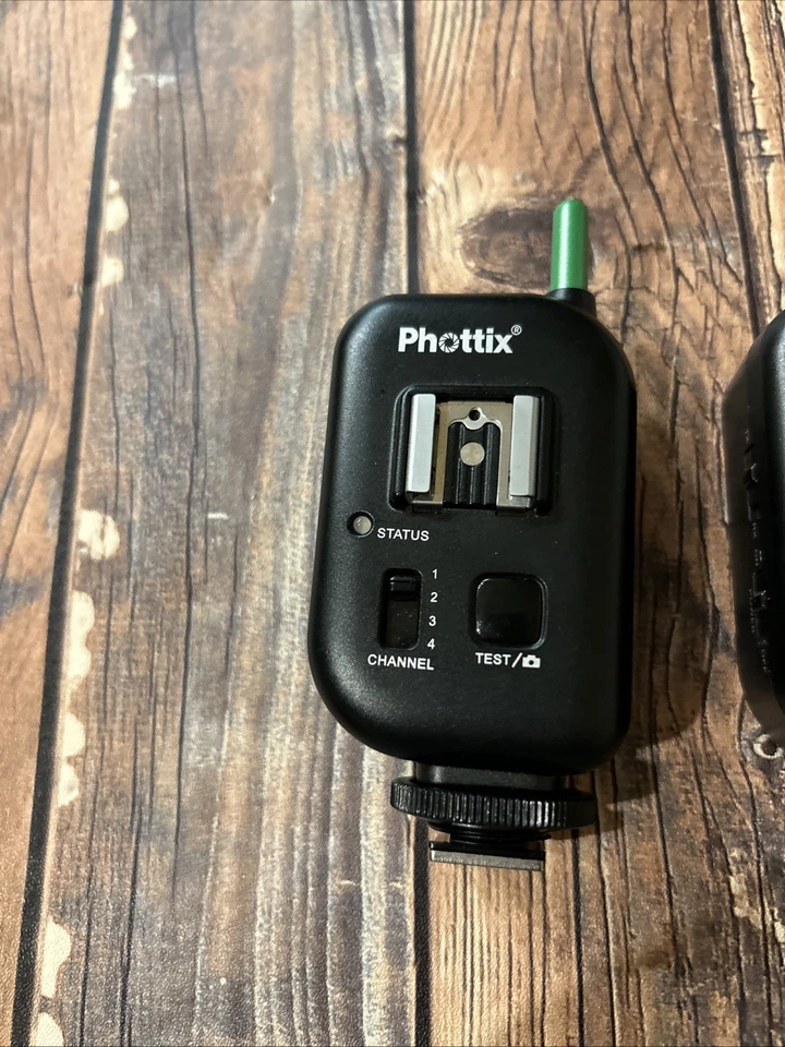 Phottix Atlas II Wireless Flash Trigger 2.4GHz Transmitter & Receiver All-in-One - Image 2 of 4