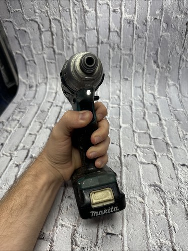 Makita DT03 12v Cordless Impact Driver with Battery #6 - Picture 4 of 6