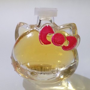 RARE-Mini-Eau-de-Toilette-HELLO-KITTY-PARIS-Pink-Tie-Parfum-Perfume-5ml