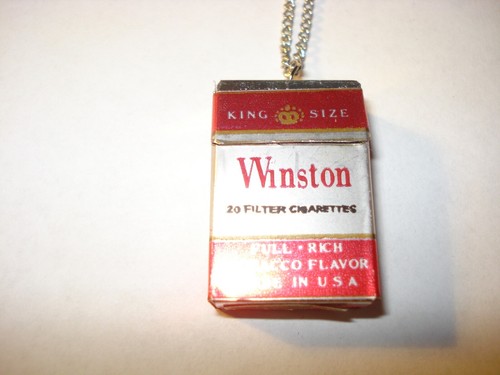 Vintage Enamel Metal Mini Winston Cig Pack Pendant Necklace 80's Opens! Taiwan - Picture 2 of 4