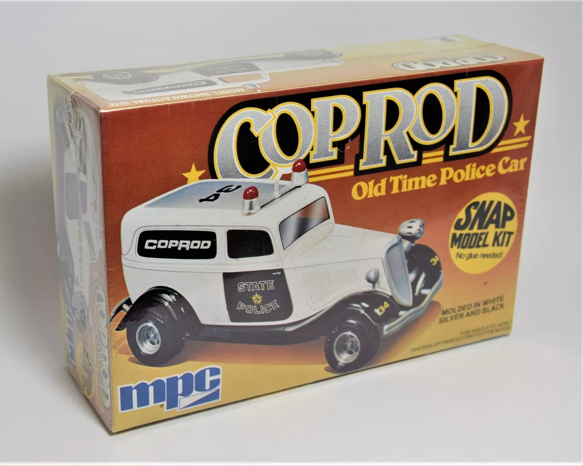 MPC 3223 1 32 Scale Snap 1934 Ford CopRod Old Time Police Car