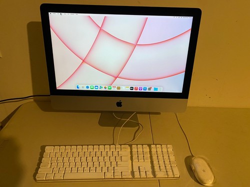 Apple iMac 21.5" (finales de 2013) Quad-Core i7, 16GB RAM, 256GB SSD, NVIDIA GT 750M - Imagen 5 de 16