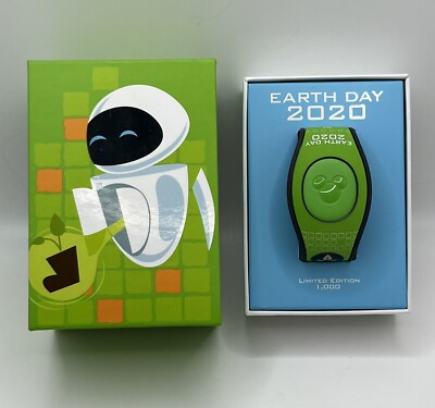 Disney Parks Pixar Wall- E & Eve 2020 Earth Day Limited Edition 1000 Magicband 2