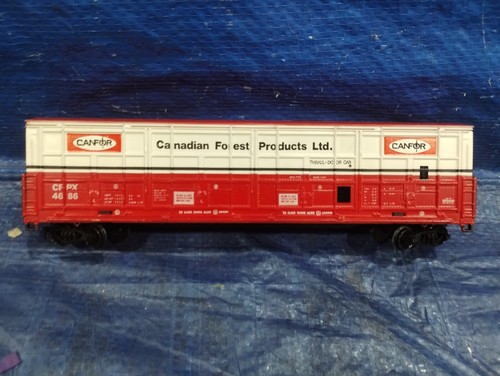 Vintage Life-like T-591 HO 51' All Door Boxcar Canfor 4686 - Picture 4 of 8