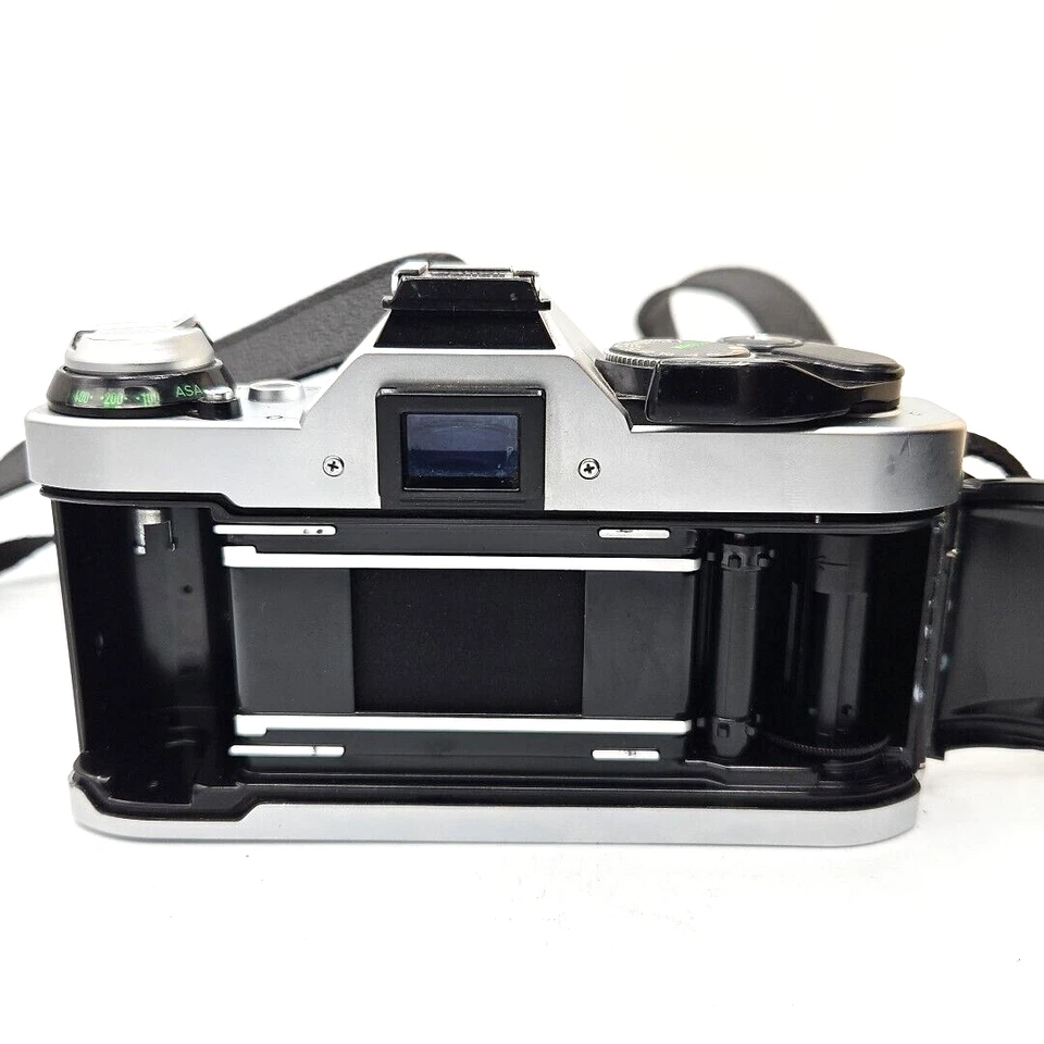 Canon AE-1 Program 35mm SLR Film Camera with 50mm Lens Kit, Tested and Working! - Image 3 of 4