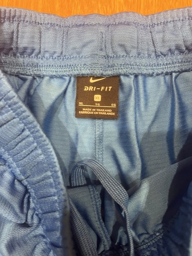 Nike Boys Long Shorts Size XL - Picture 2 of 2