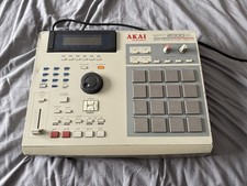 Akai Professional MPC 2000 XL Midi Production Center Pre-owned Great Condition