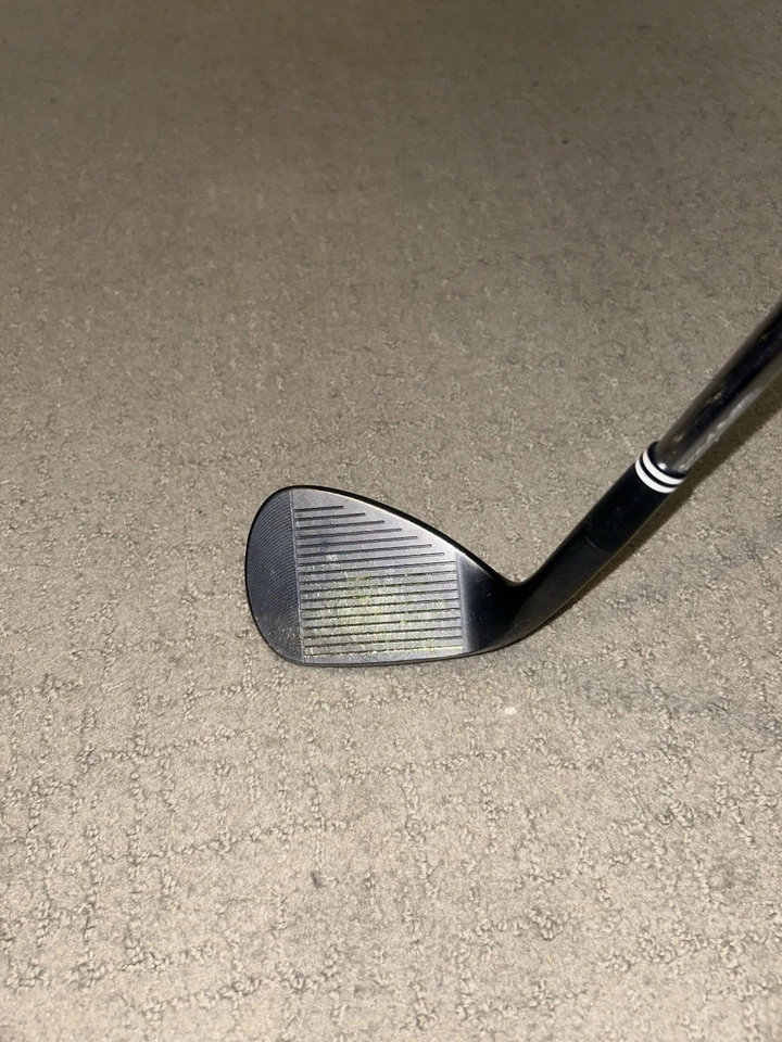 Cleveland RTX Cuña Perla Negra - 52° Rebote Medio - Ranuras Tour Cremallera - Acero - Derecha Foto 3 de 4