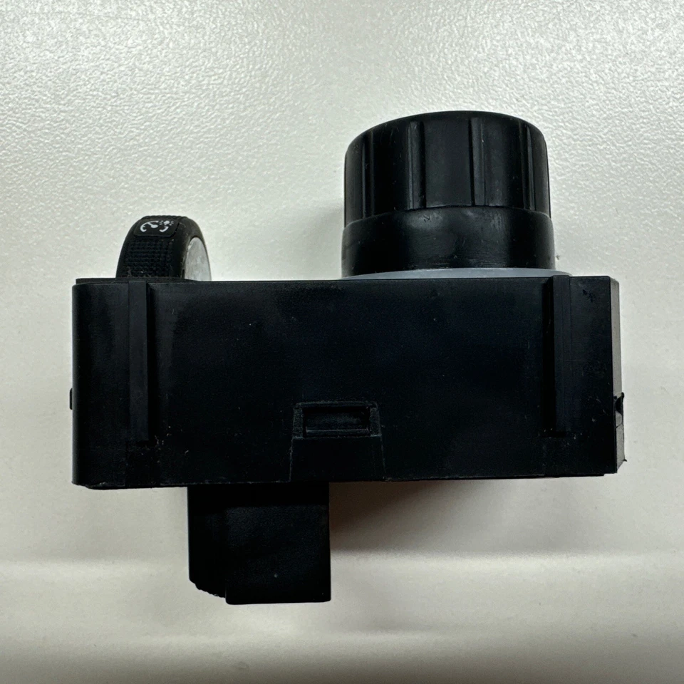 23458494 - Genuine GM Headlamp Switch (Red Light) - 2016-2021 Chevrolet Colorado - Imagen 3 de 3