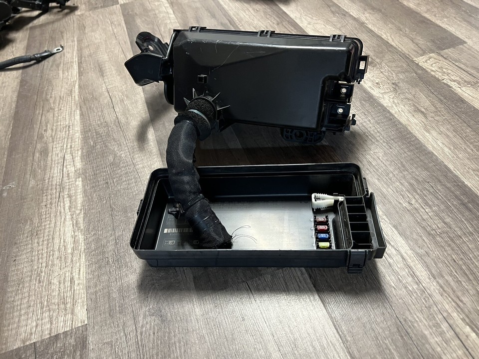 20132017 HONDA ACCORD 2.4L SPORT ENGINE COMPARTMENT FUSE BOX ASSY OEM