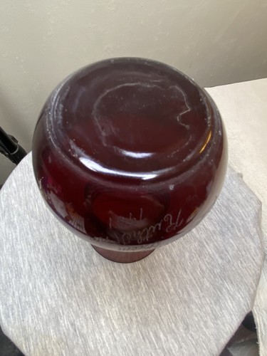 Vintage Anchor Hocking Ruby Red Depression Glass Flower Vase 6.5" Etching 1951 - Picture 3 of 3