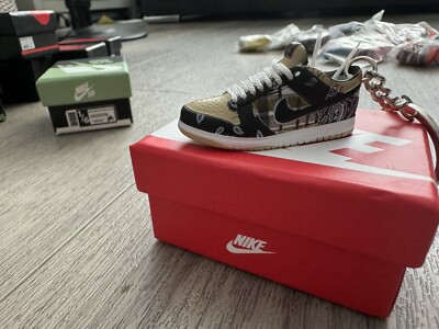 Nike Dunk SB Mini Trainer Schlüsselring & Box