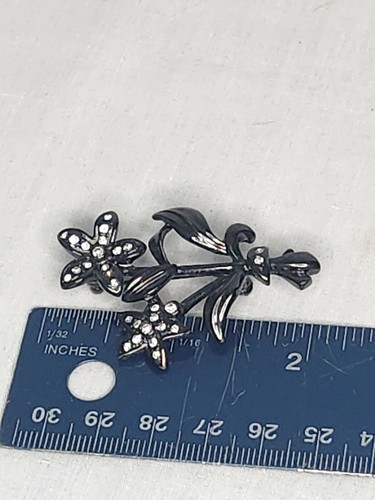 Vintage Black With Rhinestone Floral Brooch Pin Daisy Nosegay - Picture 5 of 5