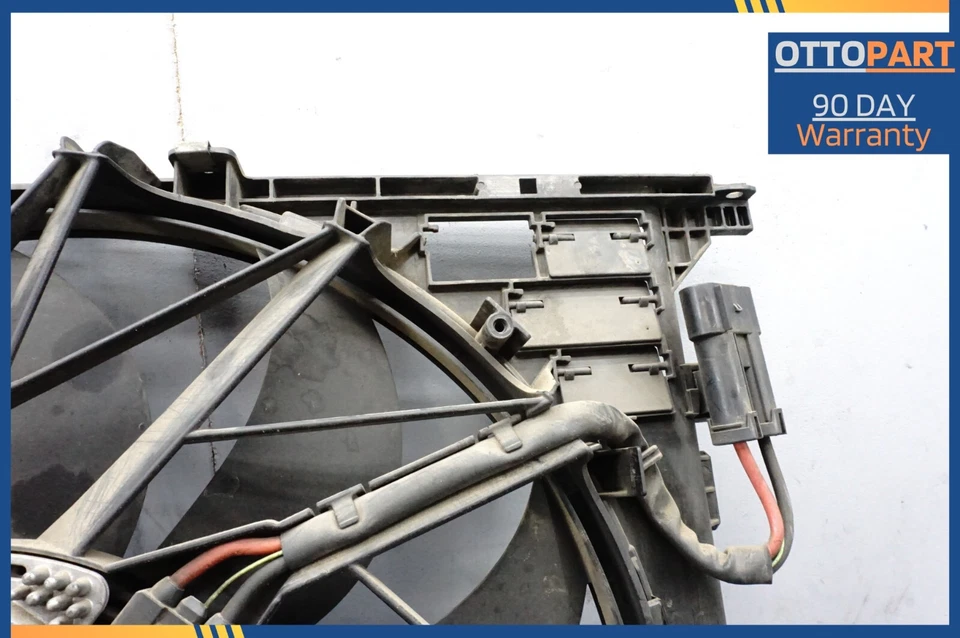 Cobertura do ventilador de refrigeração do radiador do motor BMW 740Li 750i 2009-2015 com motor OEM 16141910 - Imagem 2 de 4