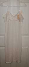 Vintage VANITY FAIR White Nylon Full Slip Lingerie 32 Tall USA