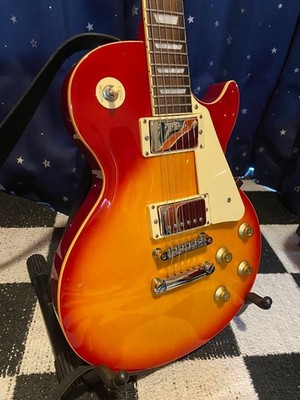 Playtech LP400 leicht modifizierte E-Gitarre