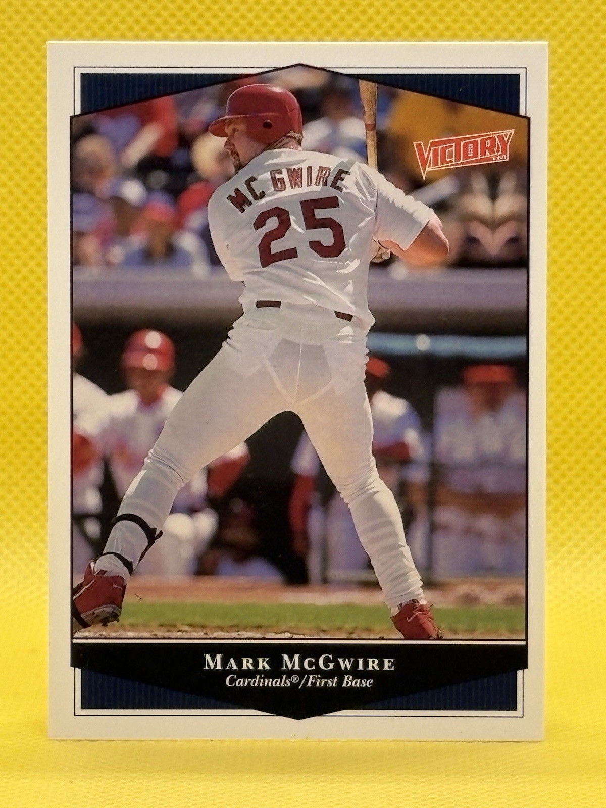 1999 Upper Deck Victory Mark McGwire #323 St. Louis Cardinals MLB