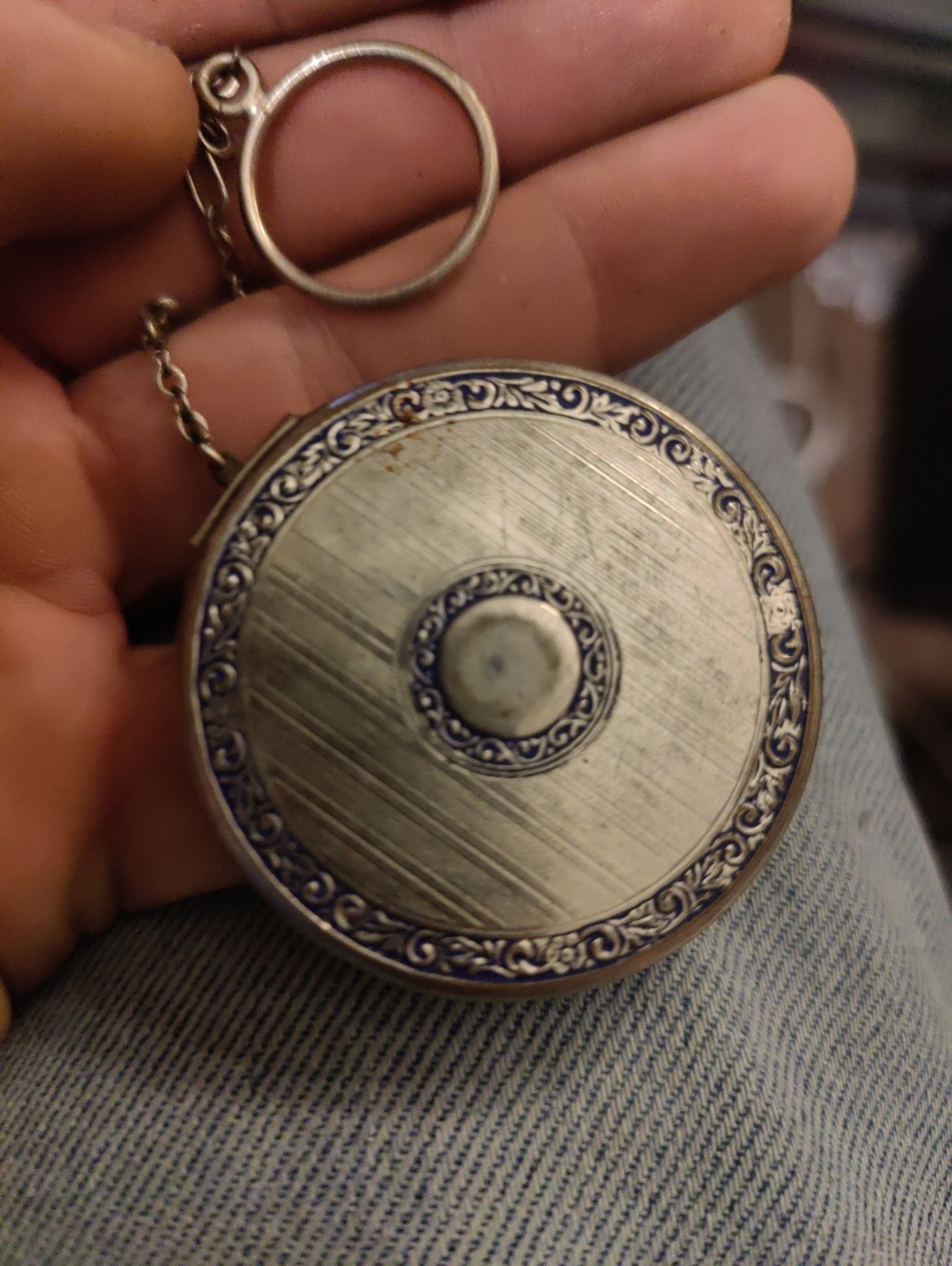 Picture 2 of 4