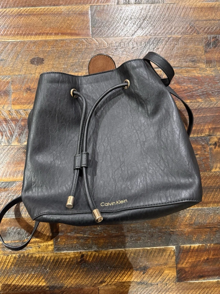 Bolsa tote Calvin Klein Sonoma reversível couro sintético - Imagem 2 de 4