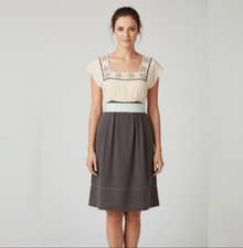 Anthropologie Diodore Copo de Nieve 100% Seda "Vestido Alpino con Corbata Trasera" Gris/Crema 10